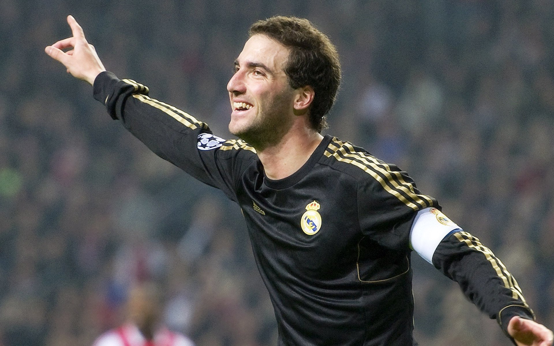 九游体育-争夺欧冠席位：积分榜上的激烈追逐，欧冠夺冠球队排名